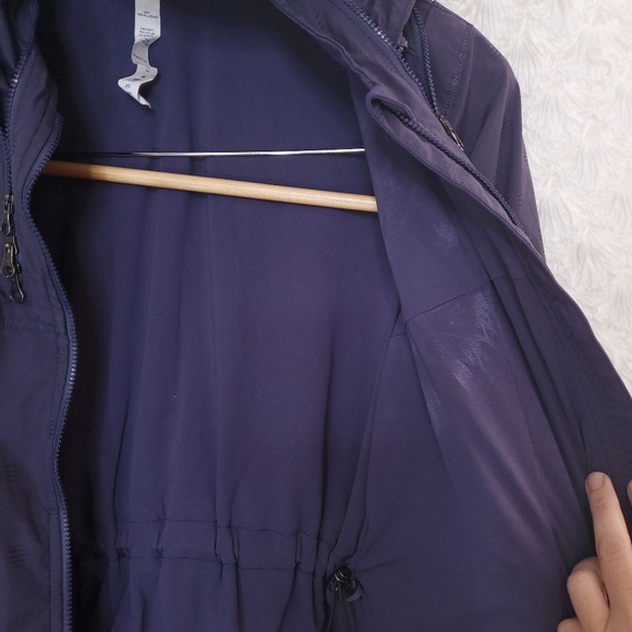- Lululemon Spring Forward Kanoko Twist Jacket - Picture 8 of 13